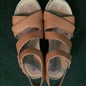 Bionica walking sandals